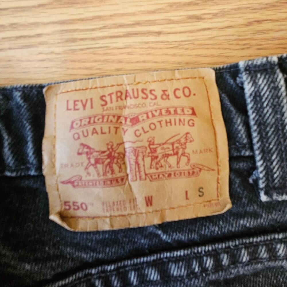 Vintage Levi’s 550 Relaxed Fit Slim Taper Jeans – Size 28" - Picture 3 of 5